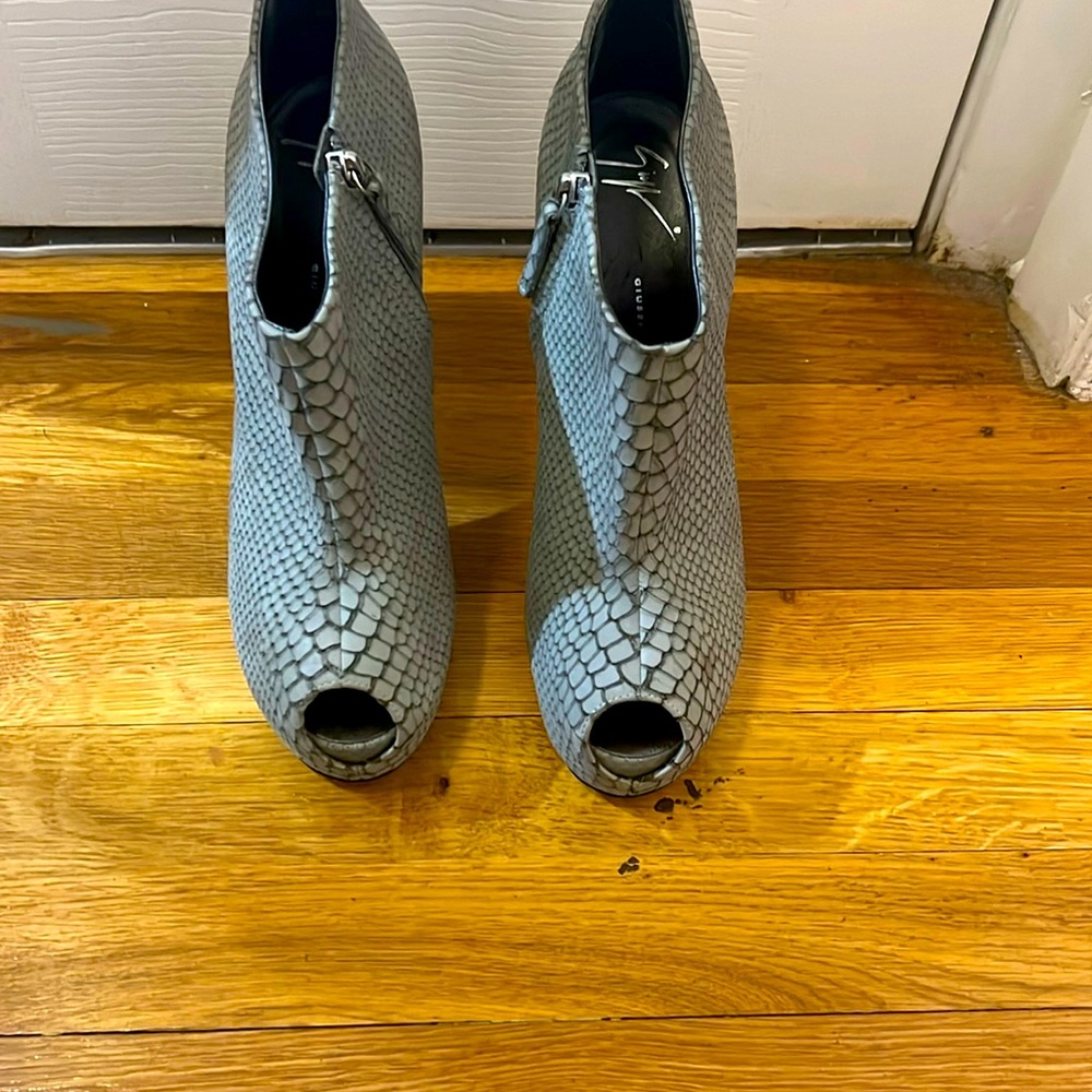 Couture. Gray suede like snake print high heel bootie. Size 42, 6” Italian made.